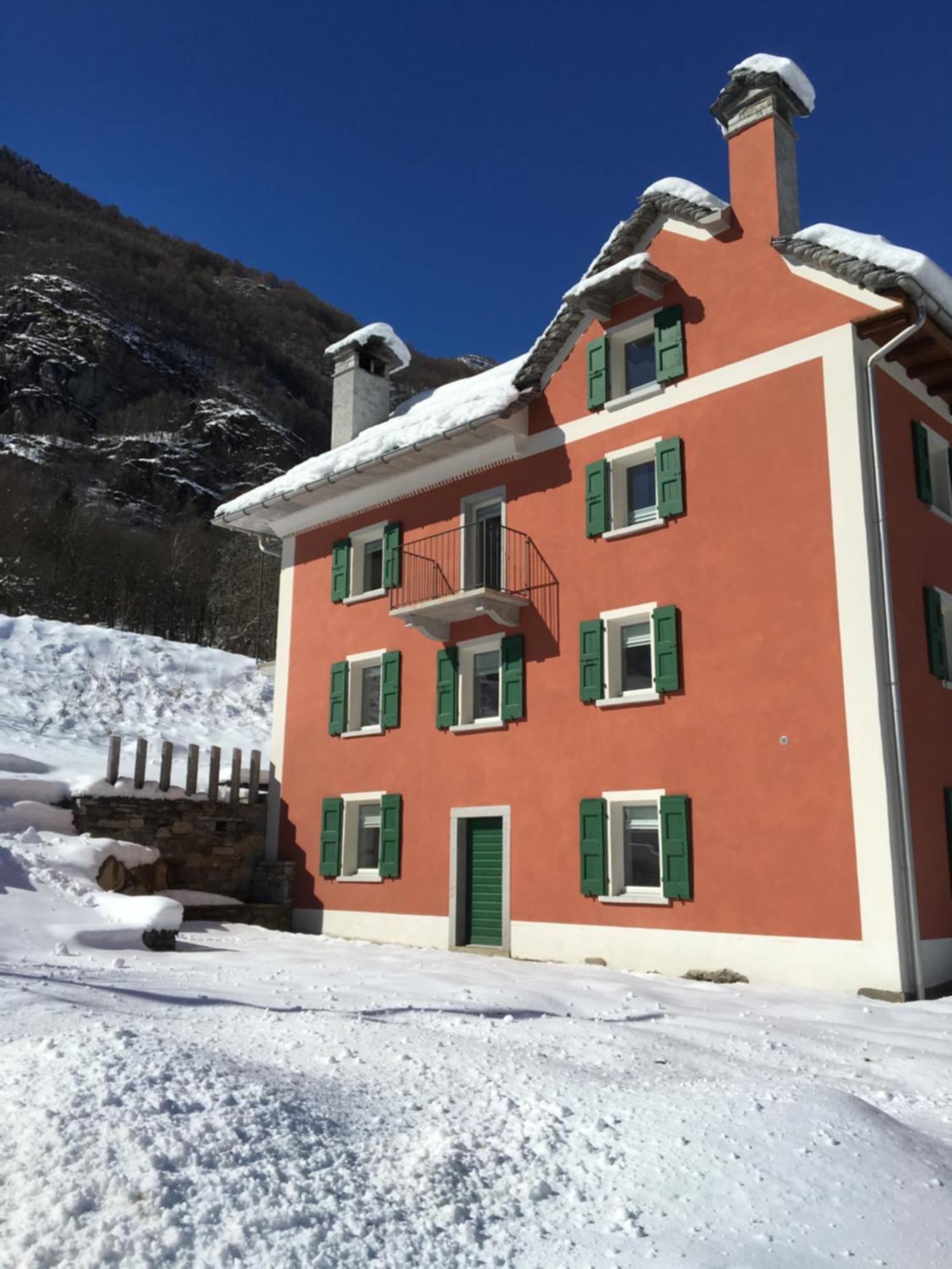 Myverzasca Resort Casa Rossa Brione  Eksteriør billede