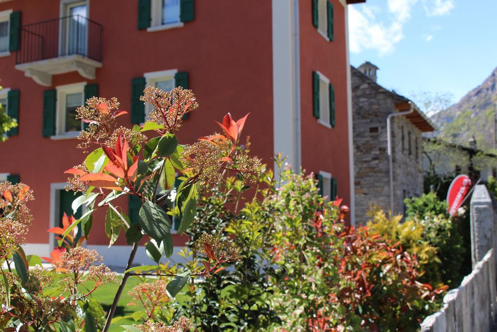 Myverzasca Resort Casa Rossa Brione  Eksteriør billede