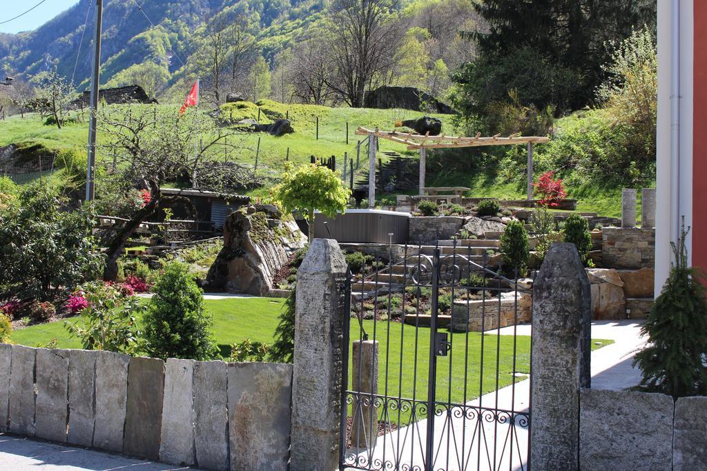 Myverzasca Resort Casa Rossa Brione  Eksteriør billede