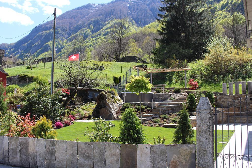 Myverzasca Resort Casa Rossa Brione  Eksteriør billede