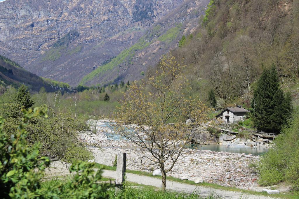 Myverzasca Resort Casa Rossa Brione  Eksteriør billede