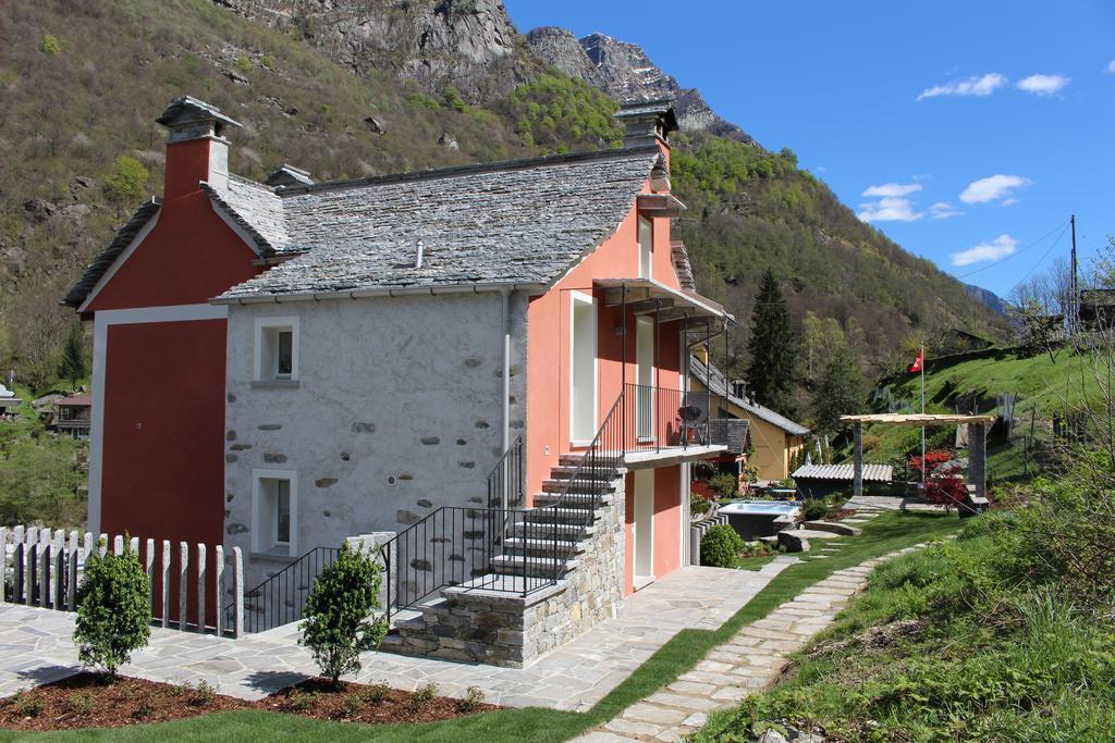 Myverzasca Resort Casa Rossa Brione  Eksteriør billede
