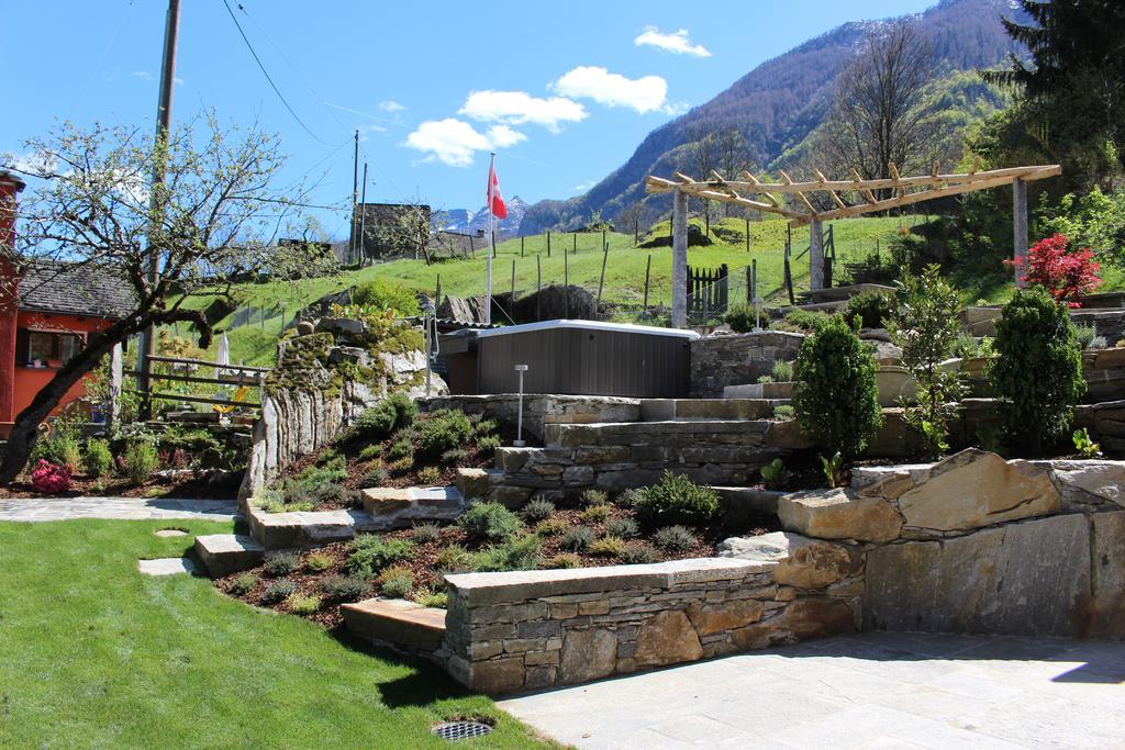 Myverzasca Resort Casa Rossa Brione  Eksteriør billede